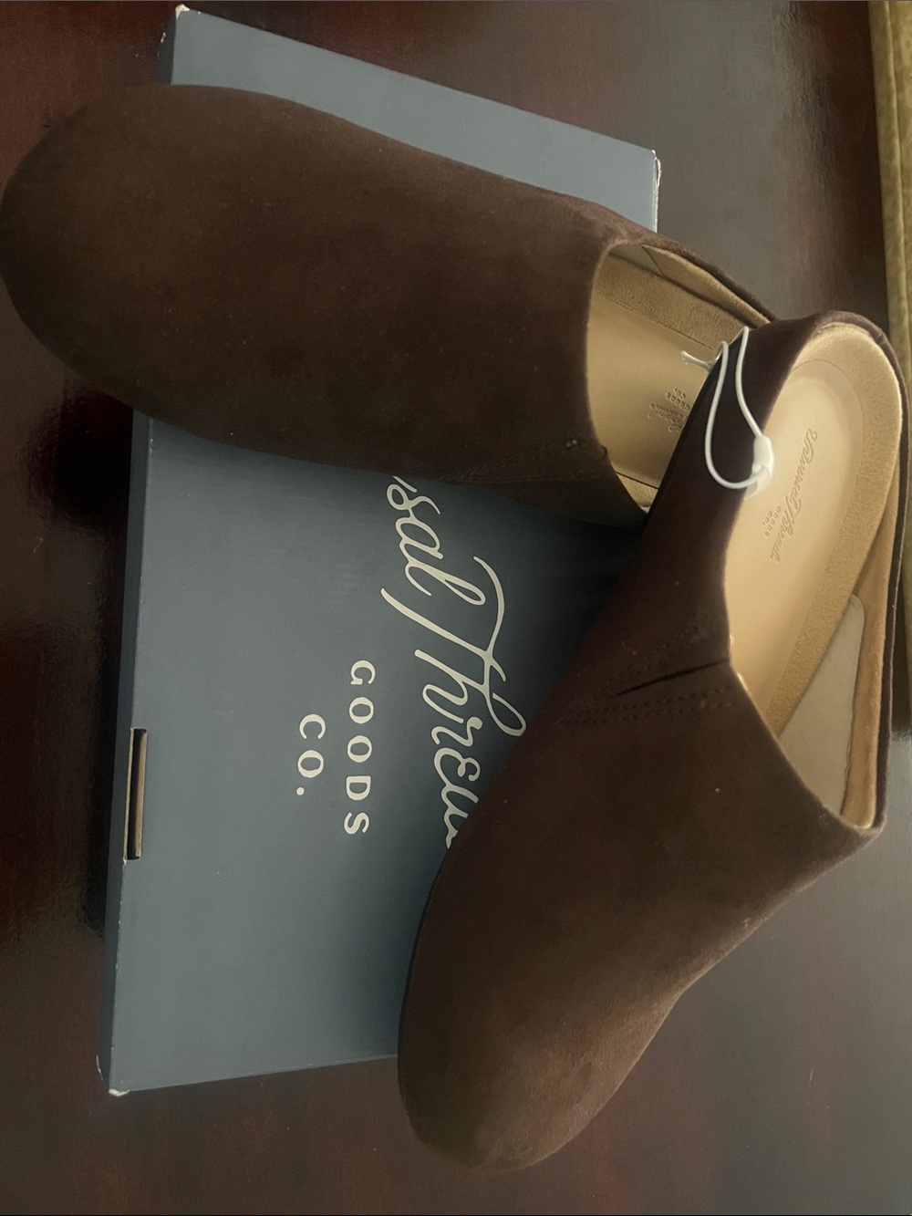 Universal Thread Dark Brown Suede Slip-On Mules